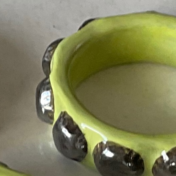 STUDIO B GREEN W/ SILVER NAPKIN RINGS - CONTEMPORARY NWB - Picture 7 of 7